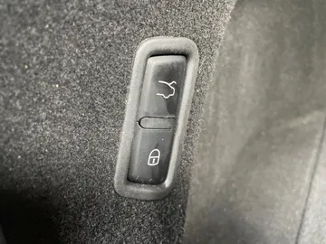 2021 Maserati Levante - image 24