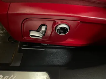 2021 Maserati Levante - image 21