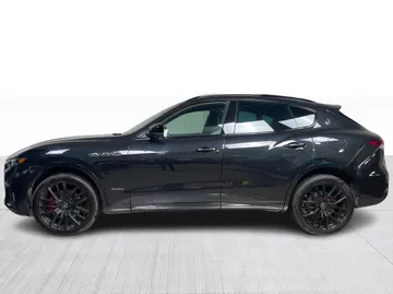 2021 Maserati Levante - image 11