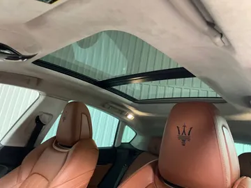 2022 Maserati Levante - image 12