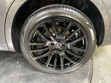 2022 Maserati Levante - image 21