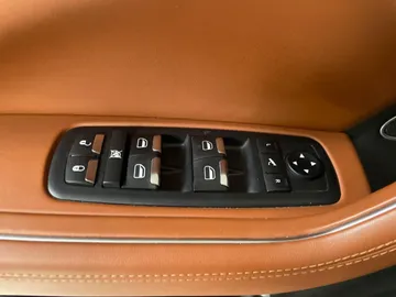 2022 Maserati Levante - image 28
