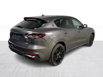 2022 Maserati Levante - image 8