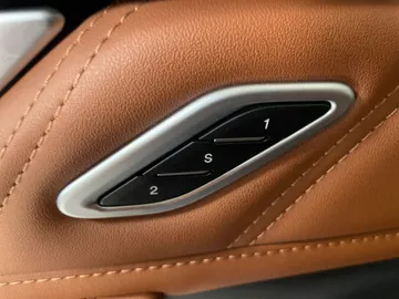 2022 Maserati Levante - image 20