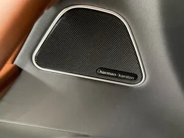 2022 Maserati Levante - image 27