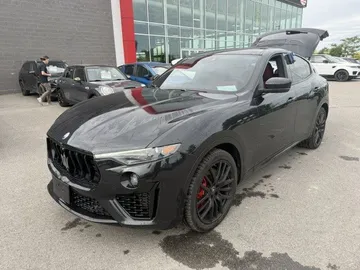 2022 Maserati Levante - image 3