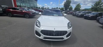 2023 Maserati Grecale - image 2